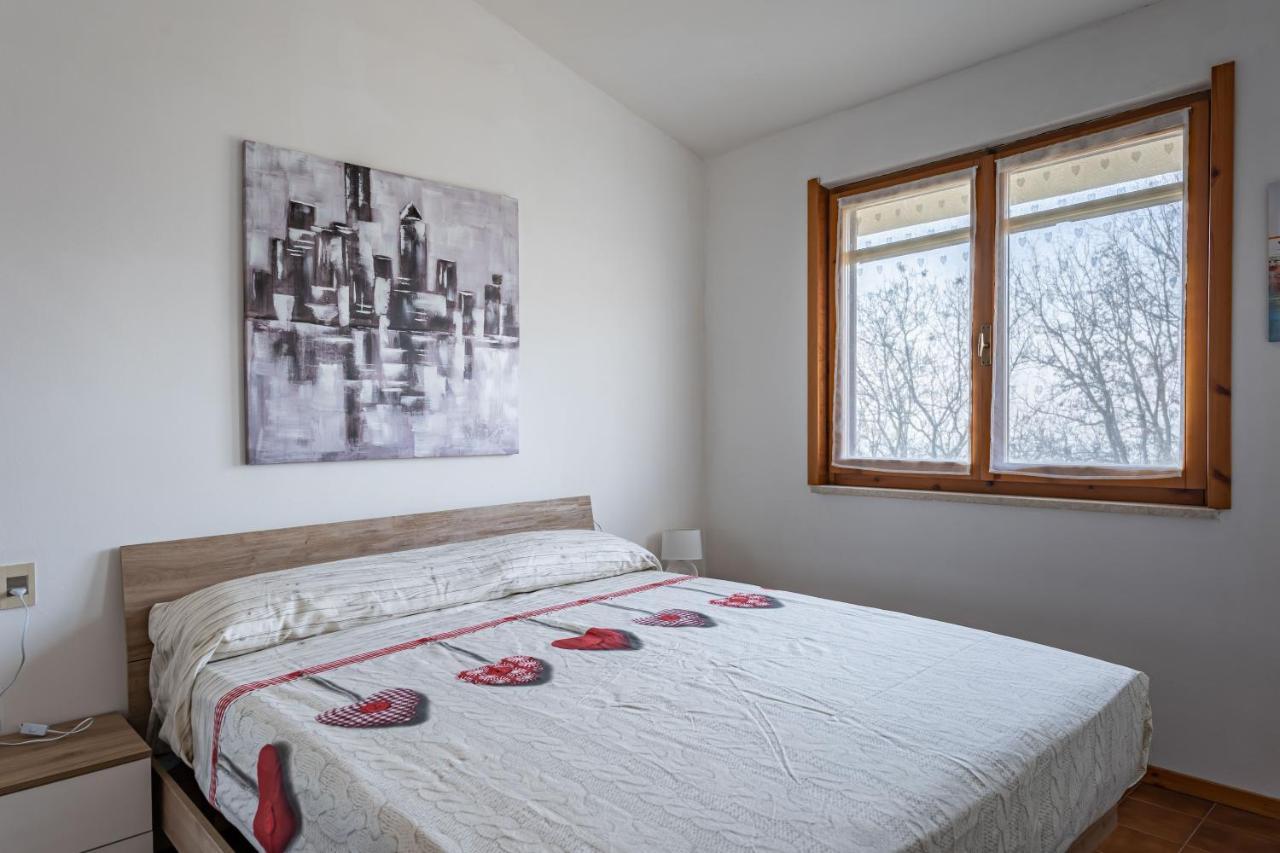 L&M Apartments - Pool - By Host4U Muscoline Εξωτερικό φωτογραφία