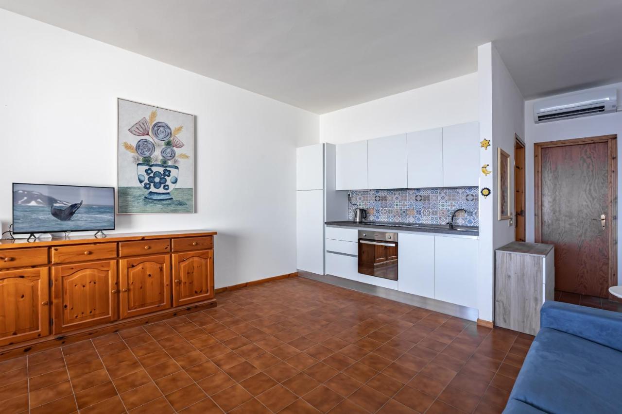 L&M Apartments - Pool - By Host4U Muscoline Εξωτερικό φωτογραφία